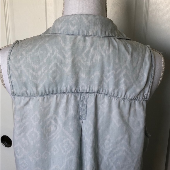 Cloth and Stone Sleeveless Button Top Size Large - Picture 7 of 8